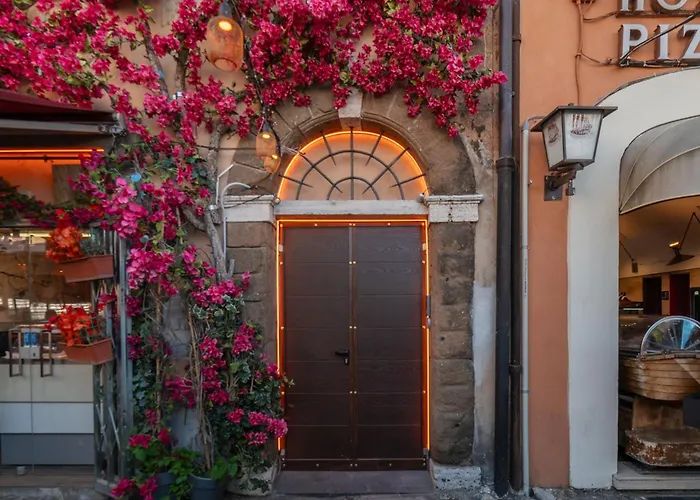 Joivy Large 6-bed With Terrace Near The Colosseum Apartament