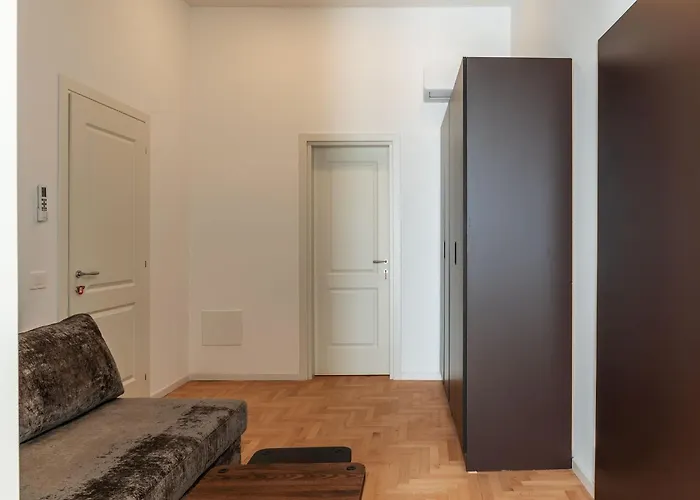 Apartament Joivy Large 6-bed With Terrace Near The Colosseum *