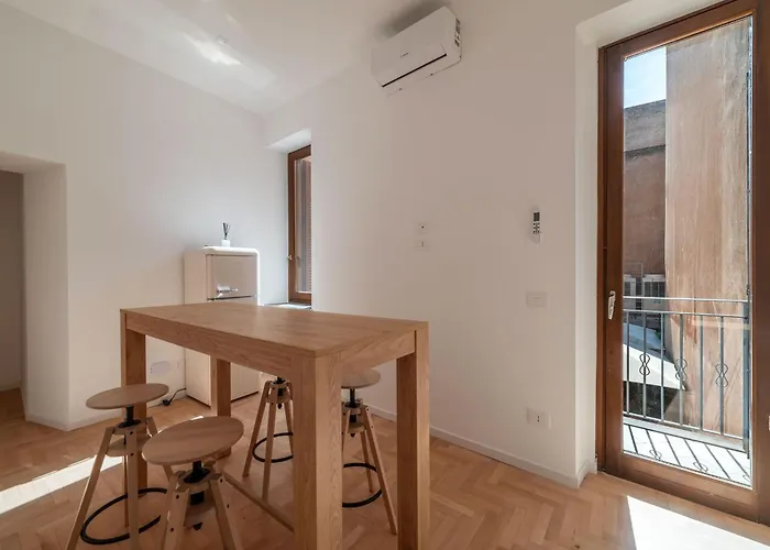 Joivy Large 6-bed With Terrace Near The Colosseum *