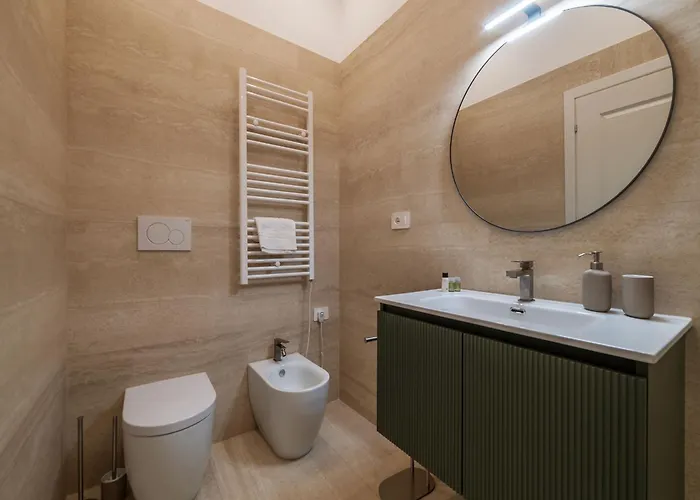 Joivy Large 6-bed With Terrace Near The Colosseum Apartament *