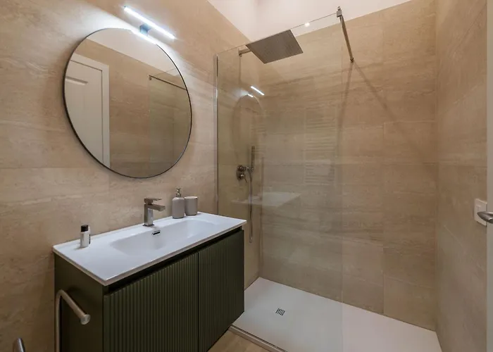 Joivy Large 6-bed With Terrace Near The Colosseum * Rzym