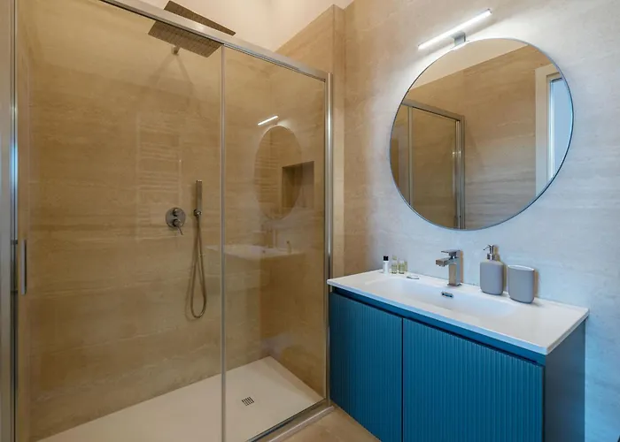 Joivy Large 6-bed With Terrace Near The Colosseum Apartament *