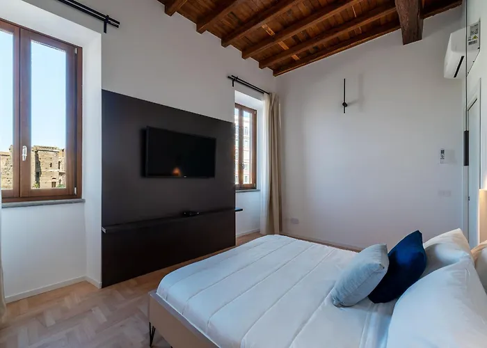 Joivy Large 6-bed With Terrace Near The Colosseum Rzym