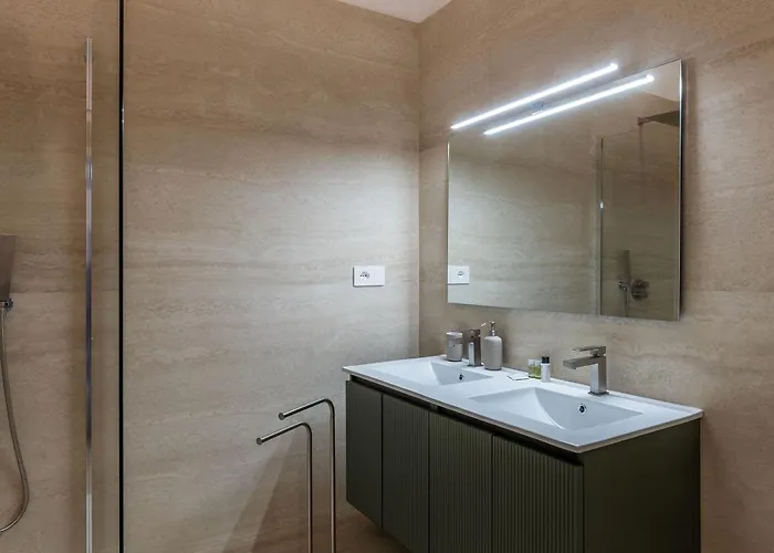 Joivy Large 6-bed With Terrace Near The Colosseum Rzym