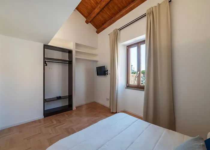 Joivy Large 6-bed With Terrace Near The Colosseum