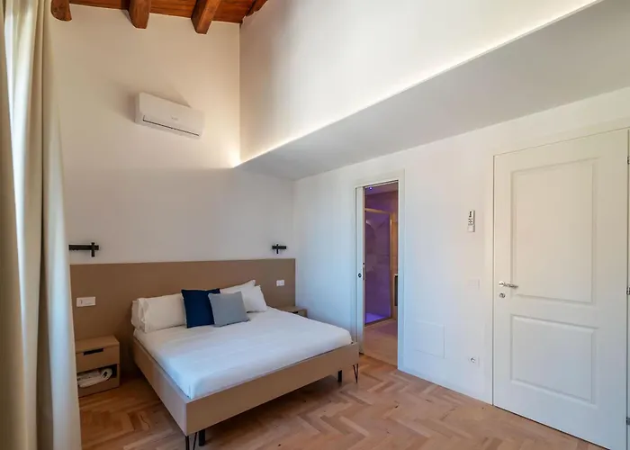 Joivy Large 6-bed With Terrace Near The Colosseum *