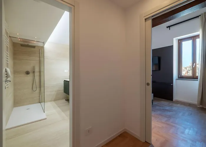 Joivy Large 6-bed With Terrace Near The Colosseum Apartament *