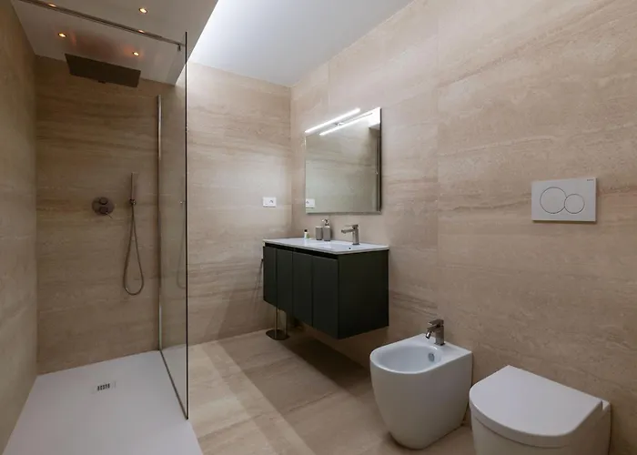 Joivy Large 6-bed With Terrace Near The Colosseum *